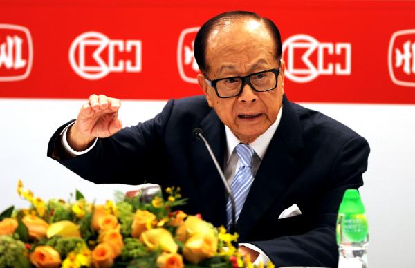 【画像】香港大富豪李嘉诚氏の息子、北京の不