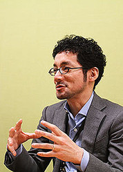 ライフネット生命 総務部部長代行の佐藤邦彦さん