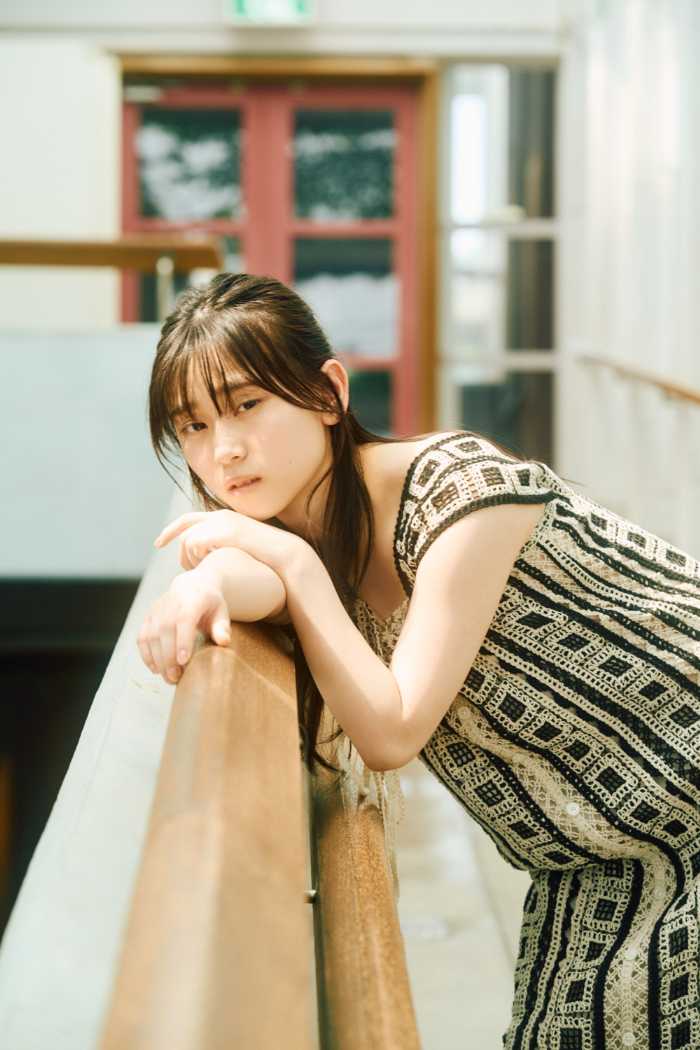 櫻坂46 山下瞳月　2024サンタ　サイン入り生写真 櫻坂46 山下瞳月 生写真 2024年 クリスマスサンタ衣装 ヨリ