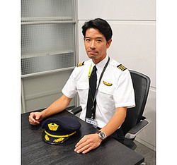 レポート 女性パイロットも30名 訓練生が機長になるには Anaのパイロットに直撃 ライブドアニュース