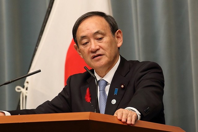 菅義偉官房長官が打ち出した「支払いの停止」検討は「脅迫」なのか