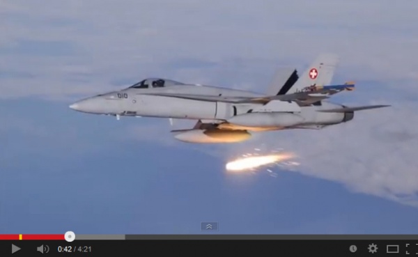 エチオピア航空機乗っ取り事件の出動要請を拒否したスイス空軍。画像はYouTubeのスクリーンショット