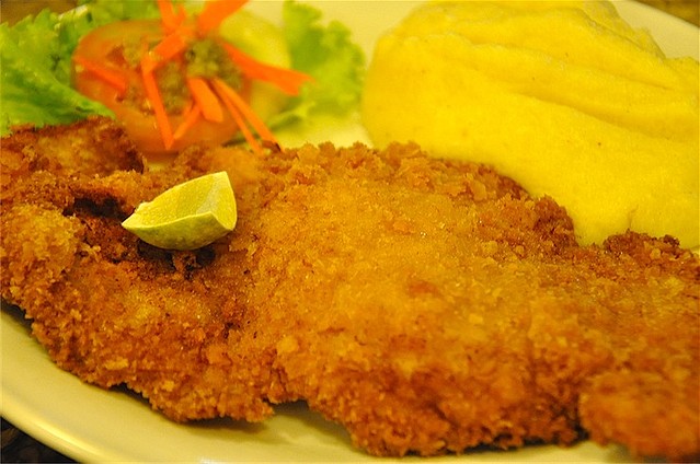 【世界のグルメ】バリ島にはワンコイン以下で楽しめるドイツ料理屋があった!