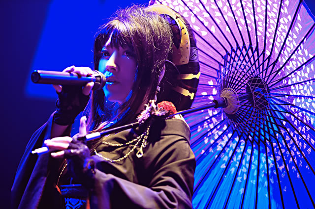 和楽器バンド 鈴華ゆう子が衣装展 実際着用のもの ライブドアニュース