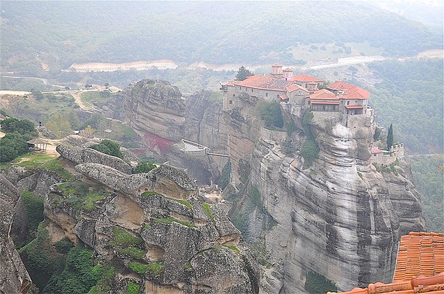 世界遺産ギリシャ「メテオラ」 天空につくられた幻想的な修道院