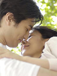 男性に聞く 酔ったらキス魔になる女子ってどう思う 軽いのが嫌 かわいい子ならうれしい Peachy ライブドアニュース