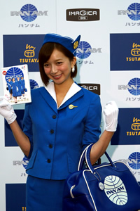 パンナムガール姿の芹那が登場！ 『PAN AM/パンナム』DVD-BOXは、9月28