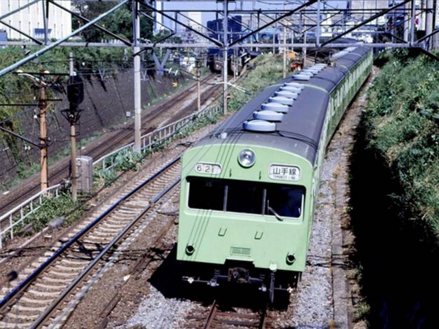 昔は茶色や黄色だった?!山手線の車両は､いつ黄緑色になったのか