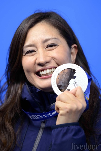 今大会初の女性メダリストになった、竹内智香　（撮影：フォート・キシモト）