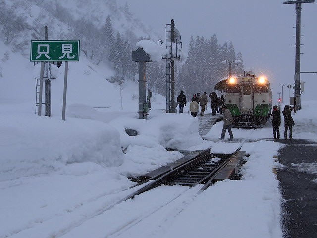 「只見線は吹雪に限る」。会津若松と新潟を結ぶローカル線