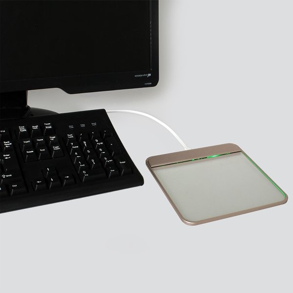 PCでも指先でタッチ操作！　スマホライクに操作できるガラス製タッチパッド