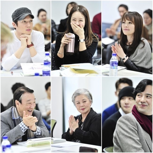 女を泣かせて 台本読み合わせの現場を公開 ベテランたちが勢揃い ライブドアニュース