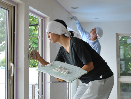 左官職人にもボーナスを支給 有名施設を続々受注する 原田左官 の 食える 経営とは ライブドアニュース