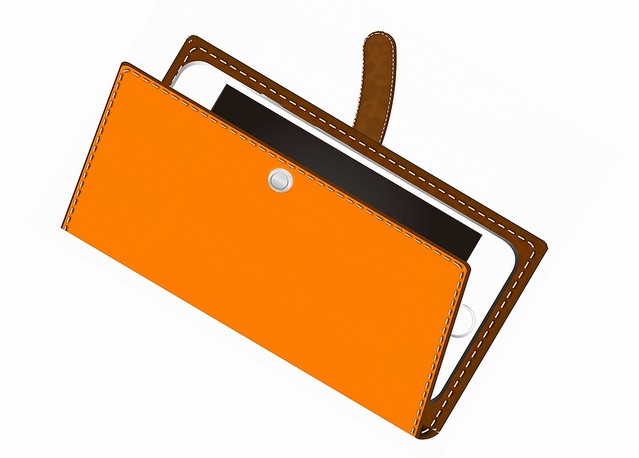 iPhone大型化で人気の手帳型スマホケース 意外な落とし穴