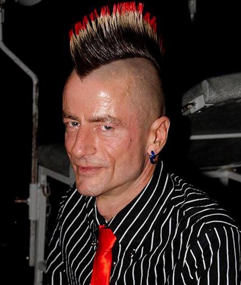 ��ʬ�λؤ򿩤٤������ꥹ��������������thesun.co.uk�Υ����꡼�󥷥�å�