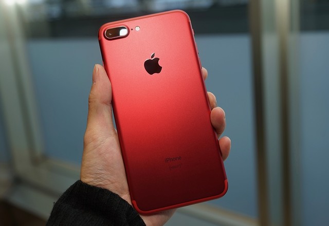 �����֤�iPhone 7��RED�ˡ������Ϥ���ʿ����µ���®���ե��ȥ�ӥ塼
