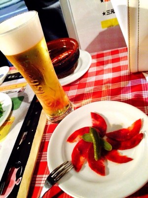 こだわりの料理と共にカールスバーグで乾杯！