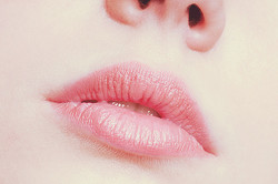 唇の乾燥は体内の水分不足 ぷるぷるモテリップをつくる習慣5つ Peachy ライブドアニュース