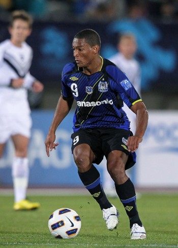 アドリアーノ、またホテルで問題