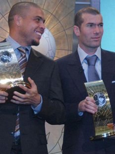 ジダン 引退のロナウドに サッカーはロナウドのためのスポーツ ライブドアニュース