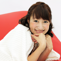 どれだけ知ってる アイドルのキャッチフレーズ 中森明菜 ちょっとエッチなミルキーっこ 小泉今日子 微笑少女 ライブドアニュース