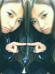 Sistar ボラ ブラック デーにセルフショット 私一人 ライブドアニュース