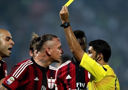 メクセスの首絞め以外にもピッチ上には“暴挙＆奇行”がいっぱい