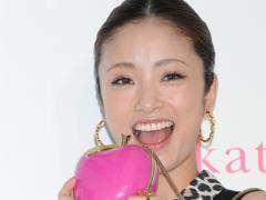 上戸彩 米倉涼子への誕生日プレゼントは グラス と 写真立て ライブドアニュース