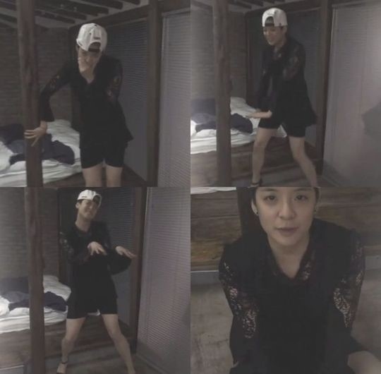 F X エンバ ミニスカ ハイヒールで美脚あらわに ダンス披露も恥ずかしそうに笑い崩れる ライブドアニュース