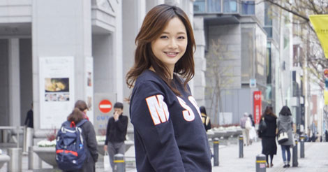 美人ママの楽ち ん なカジュアルコーデは こだわりアイテムで固めたのがポイント ライブドアニュース