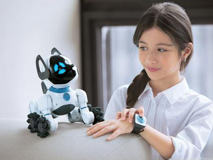 ほめて遊んでエサあげて、イヌ型ロボットを育てよう！ - ライブドア