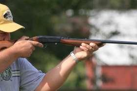 男性のイメージが強い狩猟だが…（写真はイメージ）