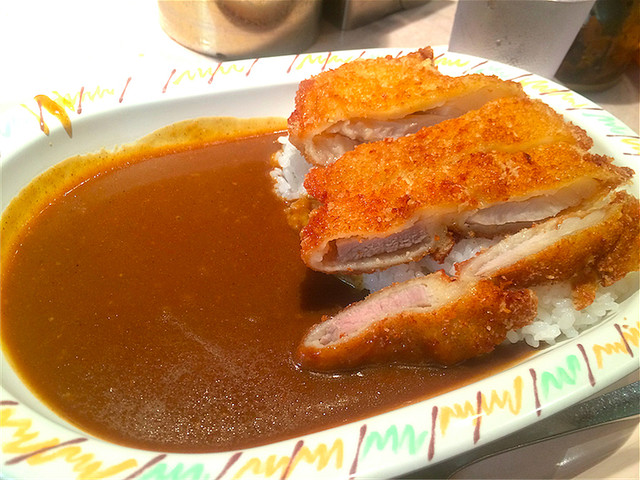 おそらく日本でもっとも安くカツカレーを食べられるお店が東京にあった!東京駅八重洲口のアルプス
