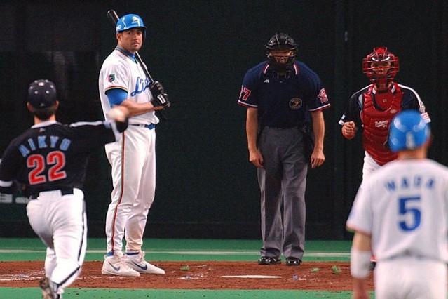 敬遠攻めに嫌気が差した西武・カブレラが『左打席に立つ』という抗議を見せたことも...(C)KYODO NEWS IMAGES