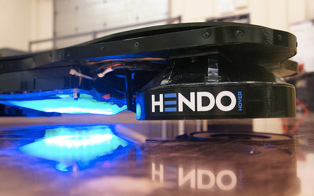 磁気浮上ホバーボードHendo Hoverboardが出資募集中、一台 約110万円。先着10台は完売