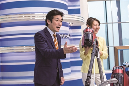ジャパネットたかたのMCの模様。(写真:ジャパネットたかた発表資料より)