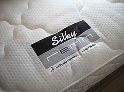 家よりもぐっすり眠れると評判のベッド「シルキーレム」