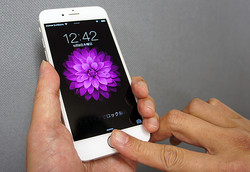 iPhone 6�λ���ǧ�ڤϻ�1�ܤǤ����ء�ʣ���λؤ���Ͽ����Τ���������