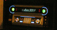 BB cyberDAM（G100）の実機。アニソンにおける安定感は抜群だ。