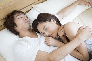 添い寝だけする異性の友達 ソフレ ってほしいですか Peachy ライブドアニュース