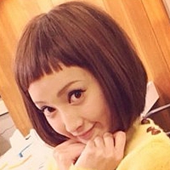 菜々緒がおでこを露出した写真をinstagramで公開 別人 と反響 ライブドアニュース 菜々緒がおでこを露出した写真をinstagramで公開 別人 と反響 ライブドアニュース