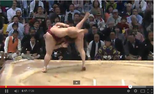 稀勢の里に対する「万歳」に波紋