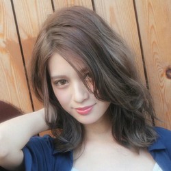 柔らかな透明感を纏うヘアカラー 今旬 ヌーディーカラー でキレイ髪を叶えて Peachy ライブドアニュース