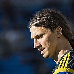 イブラヒモビッチがミラン移籍を否定 契約終了までは残ると明言 ライブドアニュース イブラヒモビッチがミラン移籍を否定 契約終了までは残ると明言 ライブドアニュース