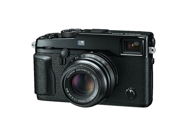富士フイルムより新センサーとプロセッサーを搭載するXシリーズ最高峰となる「FUJIFILM X-Pro2」