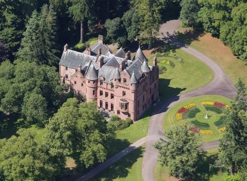 テイラー スウィフトが約6億円の城購入か 恋人の近くにいるため ライブドアニュース