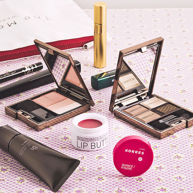 広報ガールのお気に入りVol.52「アールイズ・ウエディング」広報さんのポーチの中身