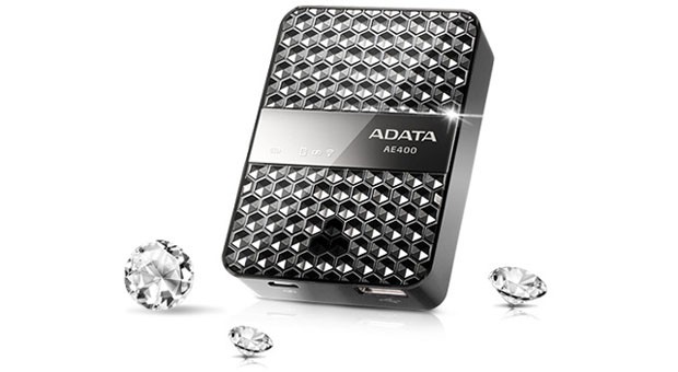 ADATAからWiFi SD / USBストレージ兼5000mAhバッテリー DashDrive Air 