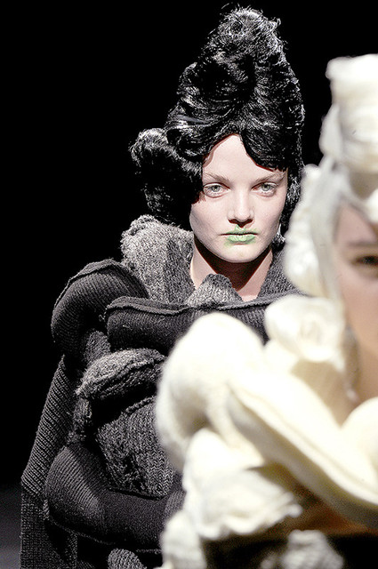 川久保玲がコムデギャルソンで作り出した“化け物”達【14-15AW