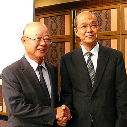 ͭ�Ķ�Ω�±��ΰ��ʸ�ױ�Ĺ�ʼ̿����ˤȽ�ŷƲ��ذ�����α�¼����Ǥ�����ʼ̿����ˤϤ��Τۤ��������ǥ��ߥʡ���Ԥ���1073R−1�����ݡ��̾�R−1�����ݡˤ���Ѥ����衼����Ȥ򽩤�����դޤǤ���Ⱦǯ���Ϥäƻ�Ƹ��2000�ͤ��ݼ褷���Ȥ���������ե륨�󥶴������������㸺������ȯɽ�������ΰ��Ū�ᥫ�˥������⤷����